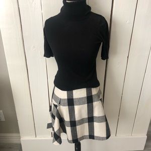 Banana Republic black and cream plaid skirt